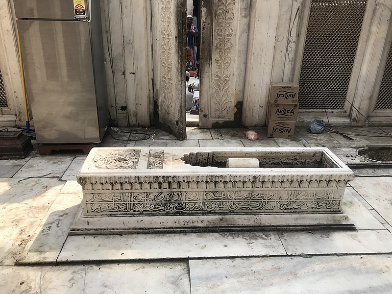 Tomb of Jahanara, Nizamuddin. Image credits- Wikipedia Commons